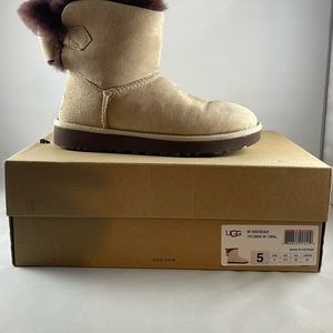 UGG BOOT